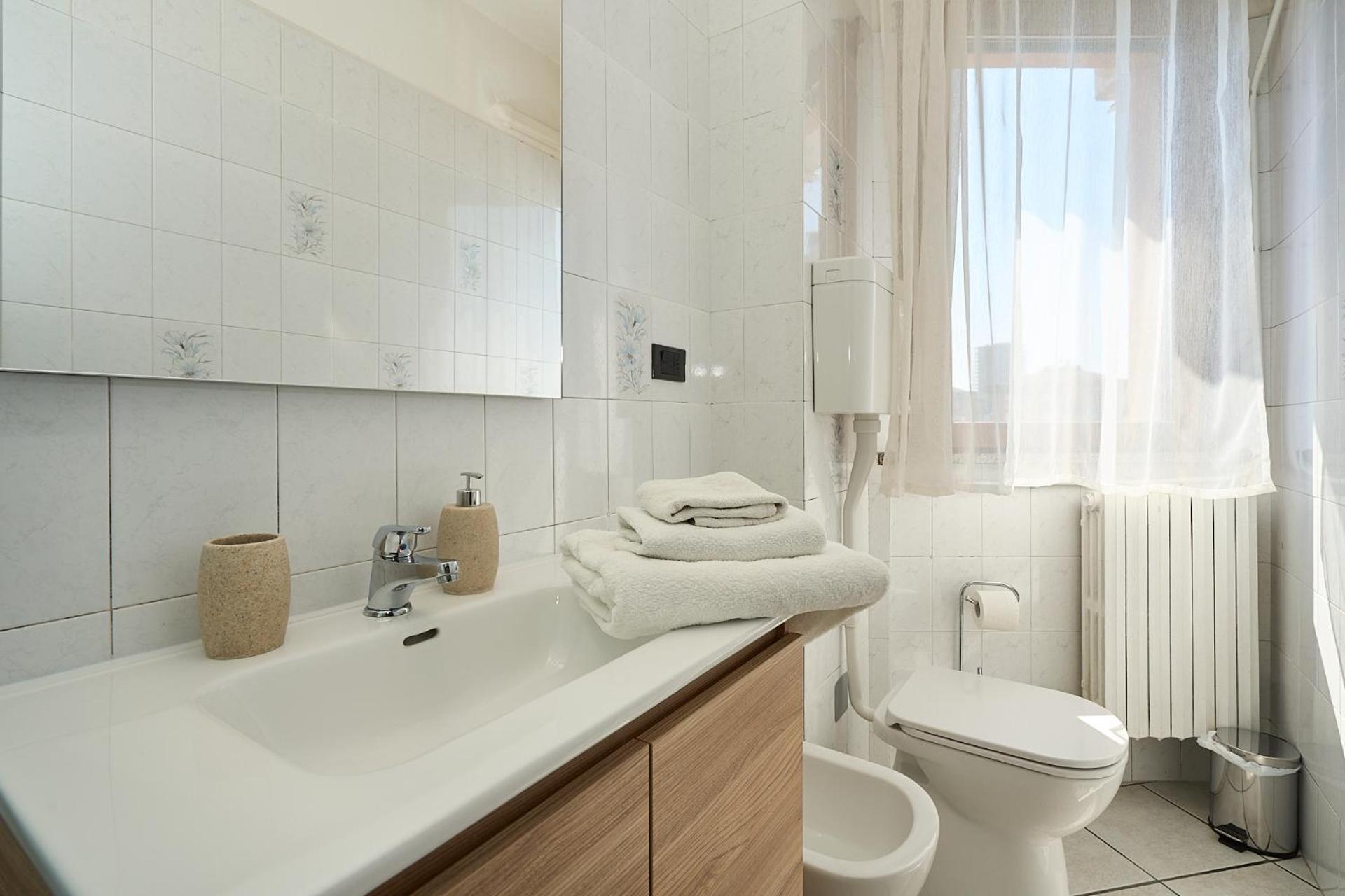 -Luminosa 5 Stars With Balcony- Wifi Netflix 15 Minutes From Duomo Apartment มิลาน ภายนอก รูปภาพ